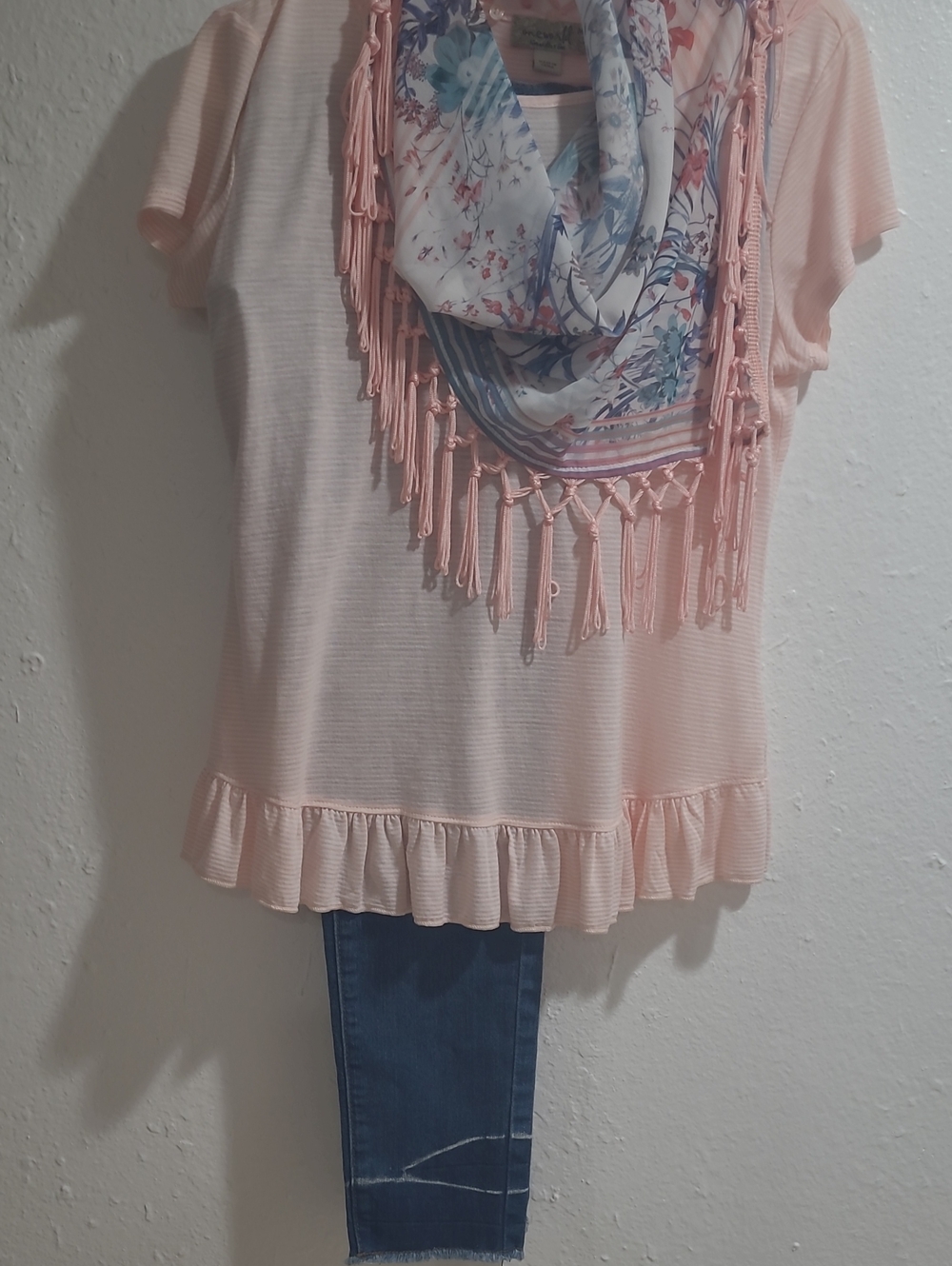 Light Pink Women’s Ruffle Hem Top with Floral Scarf